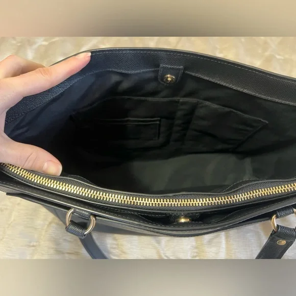 Coach Addison Tote - black crossgrain leather - Picture 7 of 16